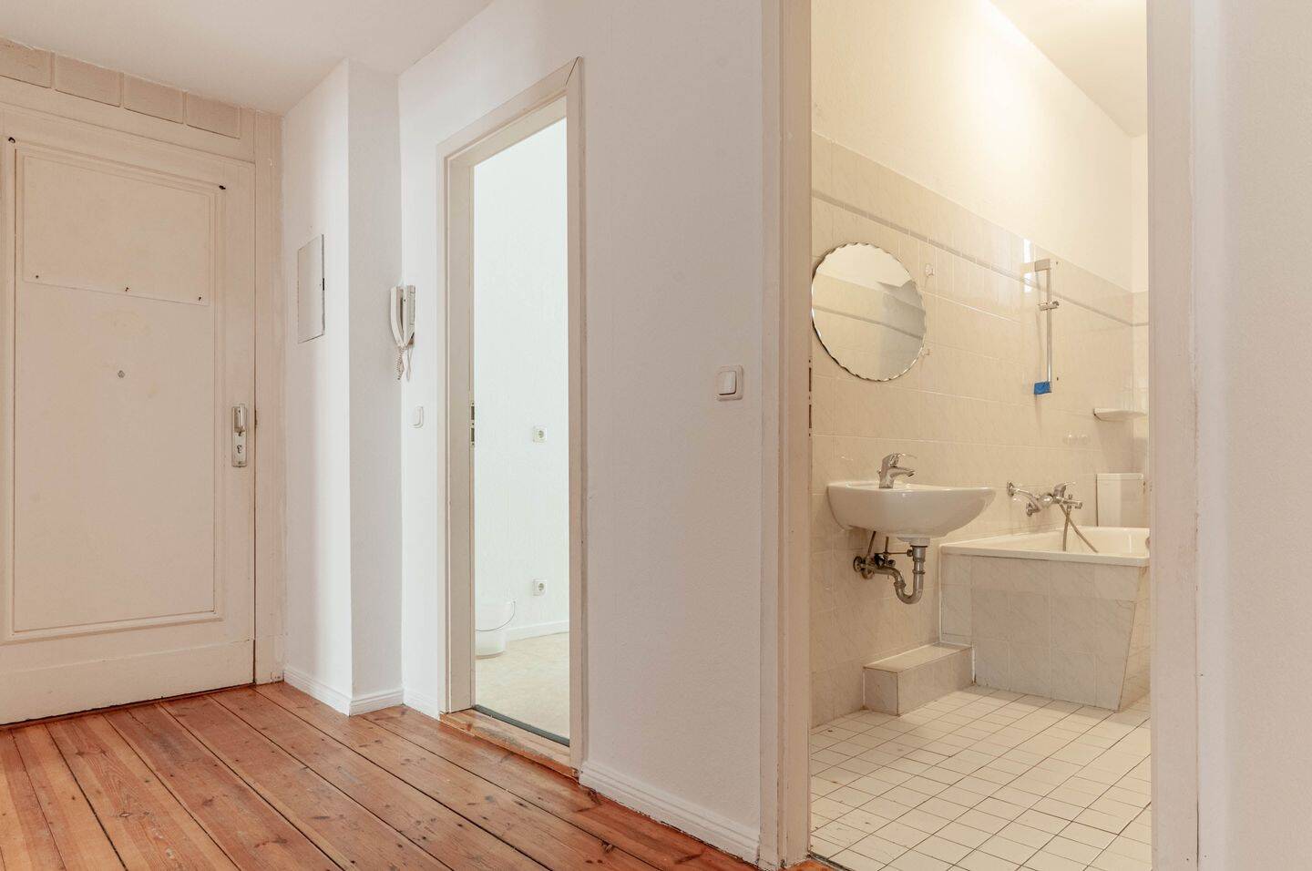 Altbauwohnung mit Entwicklungspotenzial in Berlin-Wedding - leerstehend und sofort gestaltbar – Berlin – Vorschaubild 4