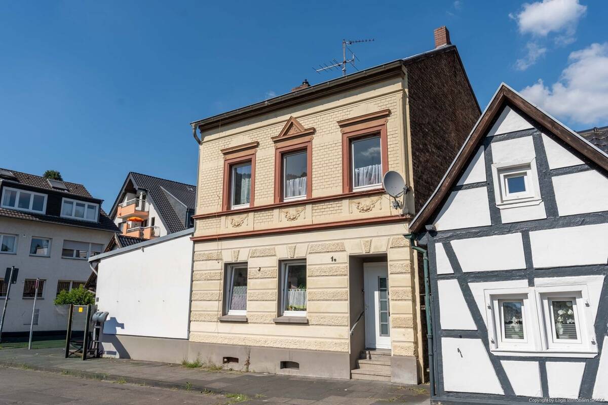 Dottendorf begehrt: Jahrhundertwendehaus mit Charakter & Perspektive – 53129 Bonn – Bild 1 von 9