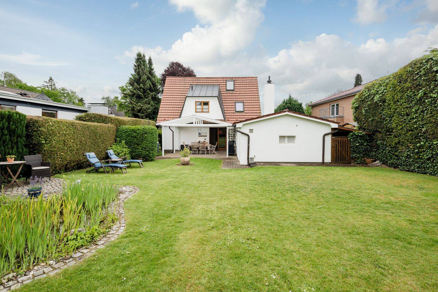 Wohlfühloase im Alstertal: Vielseitig nutzbares Einfamilienhaus mit Gartenparadies – Hamburg – Vorschaubild 7