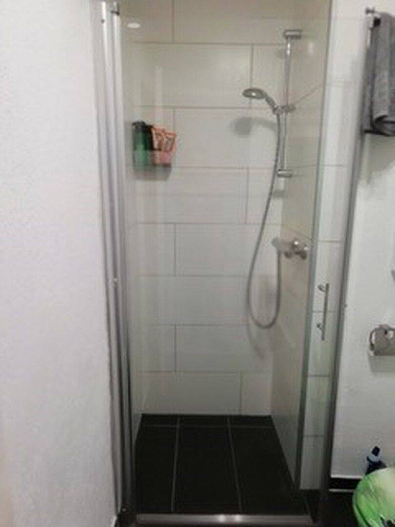 Möblierte super ruhige 1- Zimmer Wohnung (Gebäuderückseite) in Augsburg mit Blick ins Grüne – Augsburg – Vorschaubild 5