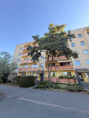 Schöne 2 Raumwohnung mit Balkon im Grünen mit Stellplatz.