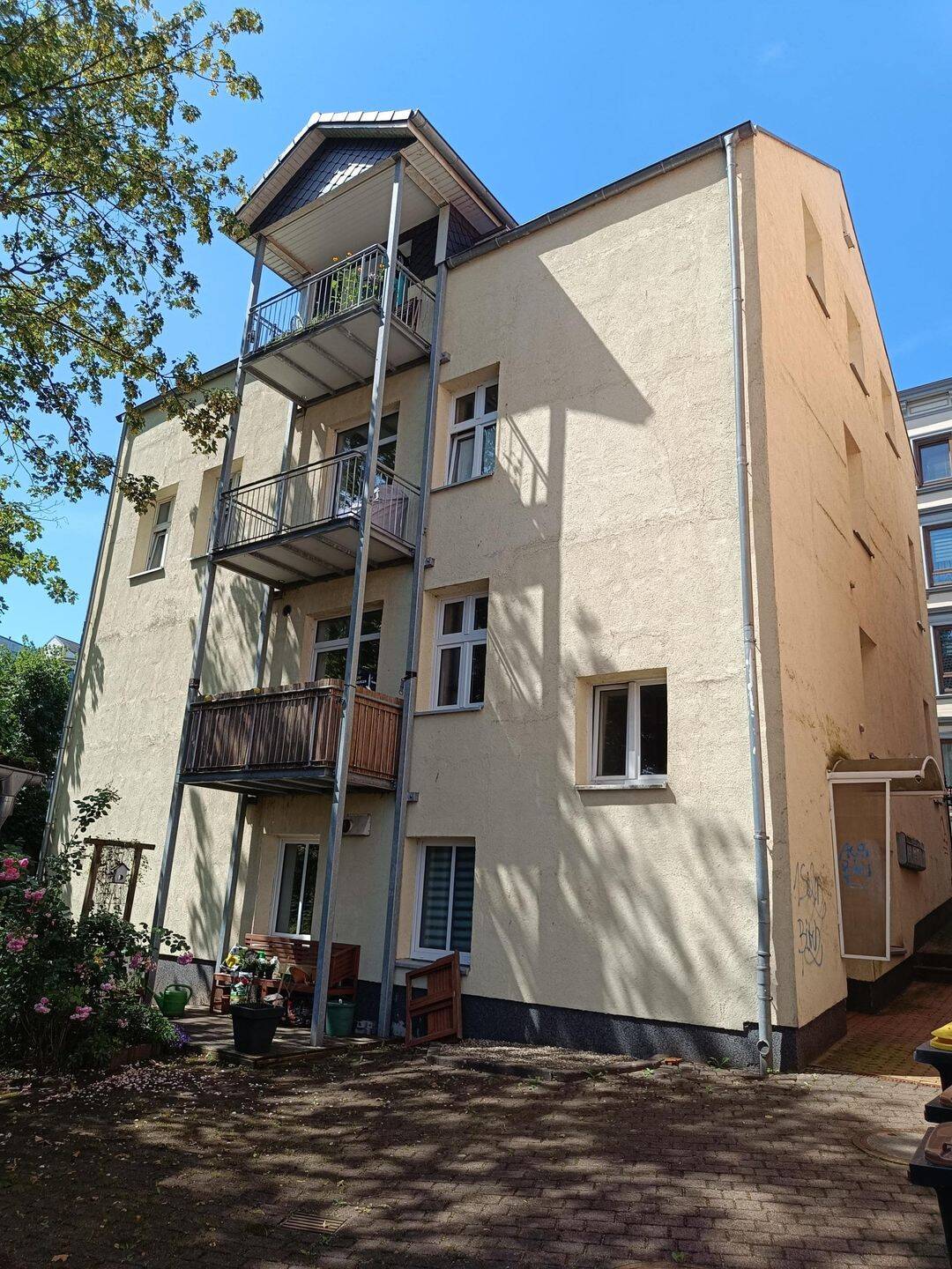 Modernisiertes Mehrfamilienhaus in zentraler Innenstadtlage mit vier Wohneinheiten – Flensburg – Vorschaubild 3