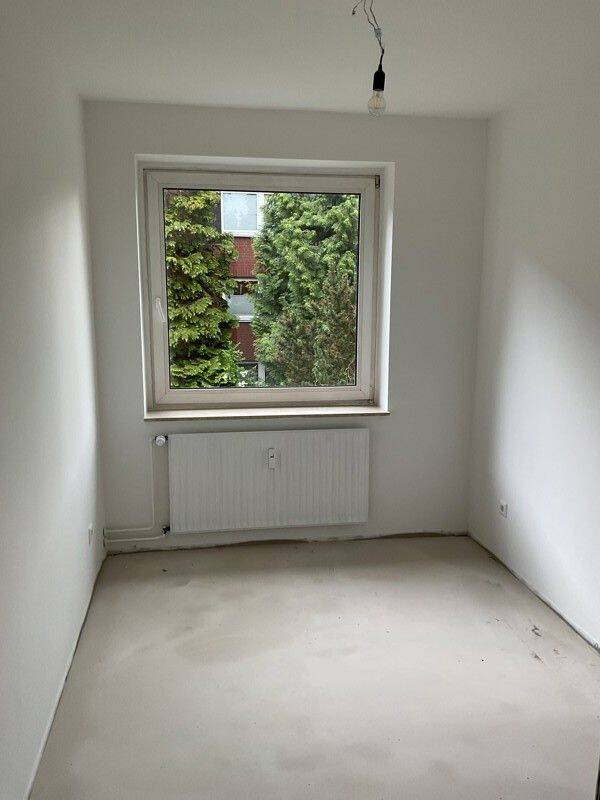 NUR für 4 Personen mit (WBS/ 91 m²) Wohnberechtigungsschein! Eigene Fußbodenverlegung! – Hamburg – Vorschaubild 3