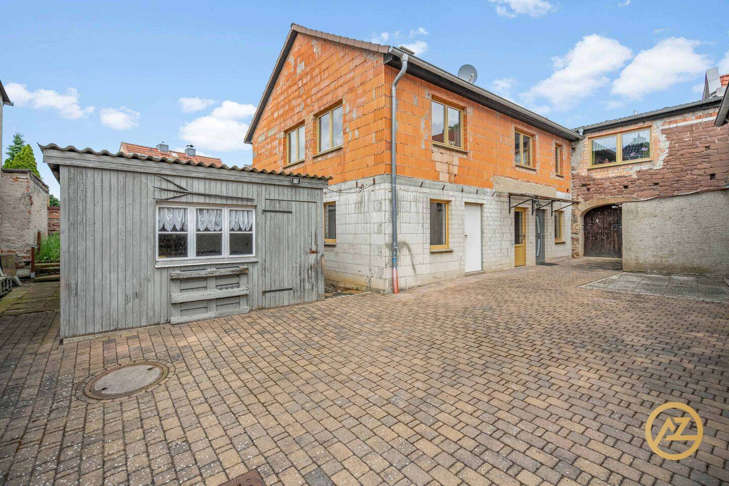 "Einziehen, anpacken, wohlfühlen: Wohnhaus mit Hof, Garage und Potenzial in Ivenrode"