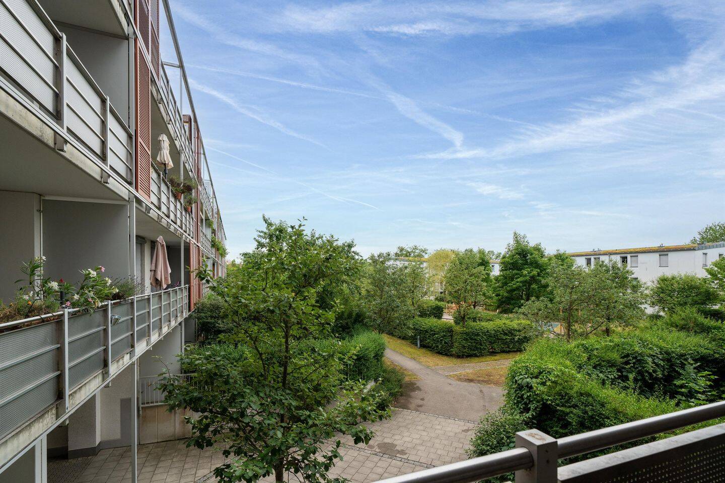 Vermietete 2-Zimmer-Wohnung mit großer Loggia - attraktive Kapitalanlage