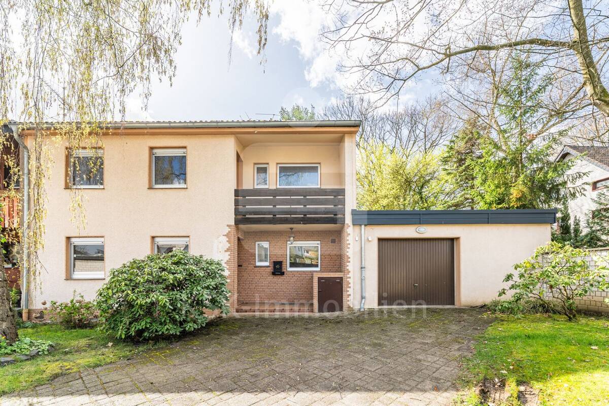 Bezugsfertiges Reihenendhaus mit großzügigem Grundstück in ruhiger Lage – 51061 Köln – Bild 1 von 8
