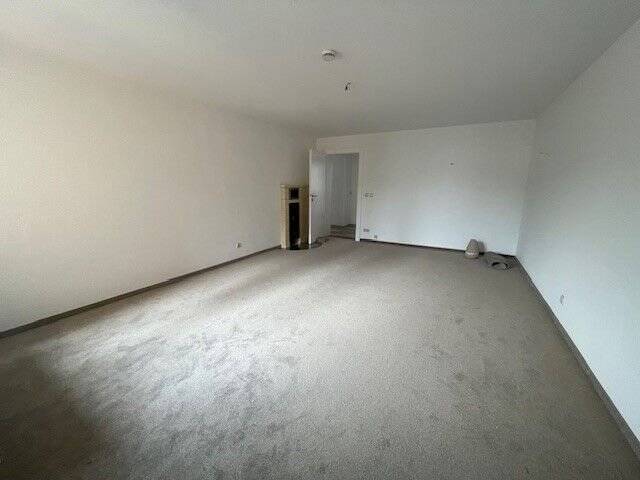 3-Zimmer-Wohnung - renoviert mit neuem Bad und Balkon - in Top Lage – Nürnberg – Vorschaubild 3