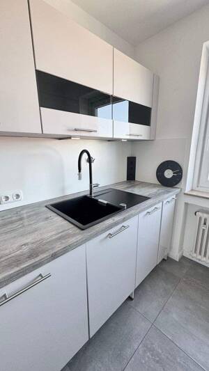 Fürth-Dambach ! Gepflegte, helle 3-ZW 80 m², großer Balkon, 4.OG mit Aufzug. – 90768 Fürth – Vorschaubild 8