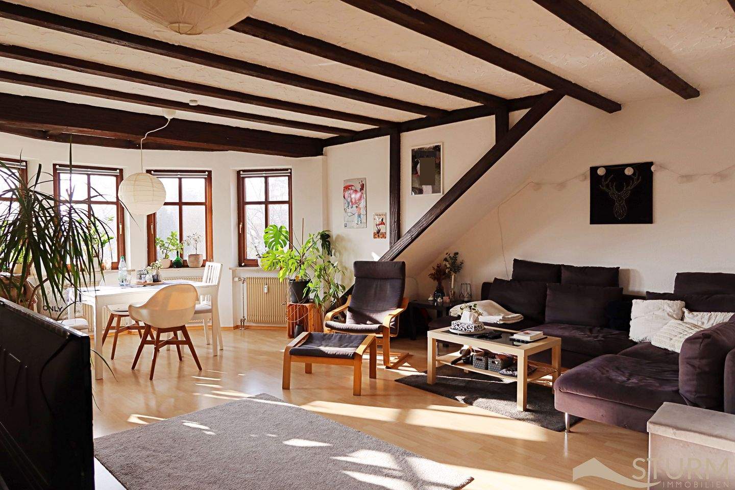 Schöne Dachgeschosswohnung mit Balkon, Kellerabteil und Stellplatz in begehrter Lage - Lengfeld – Würzburg – Bild 1 von 9