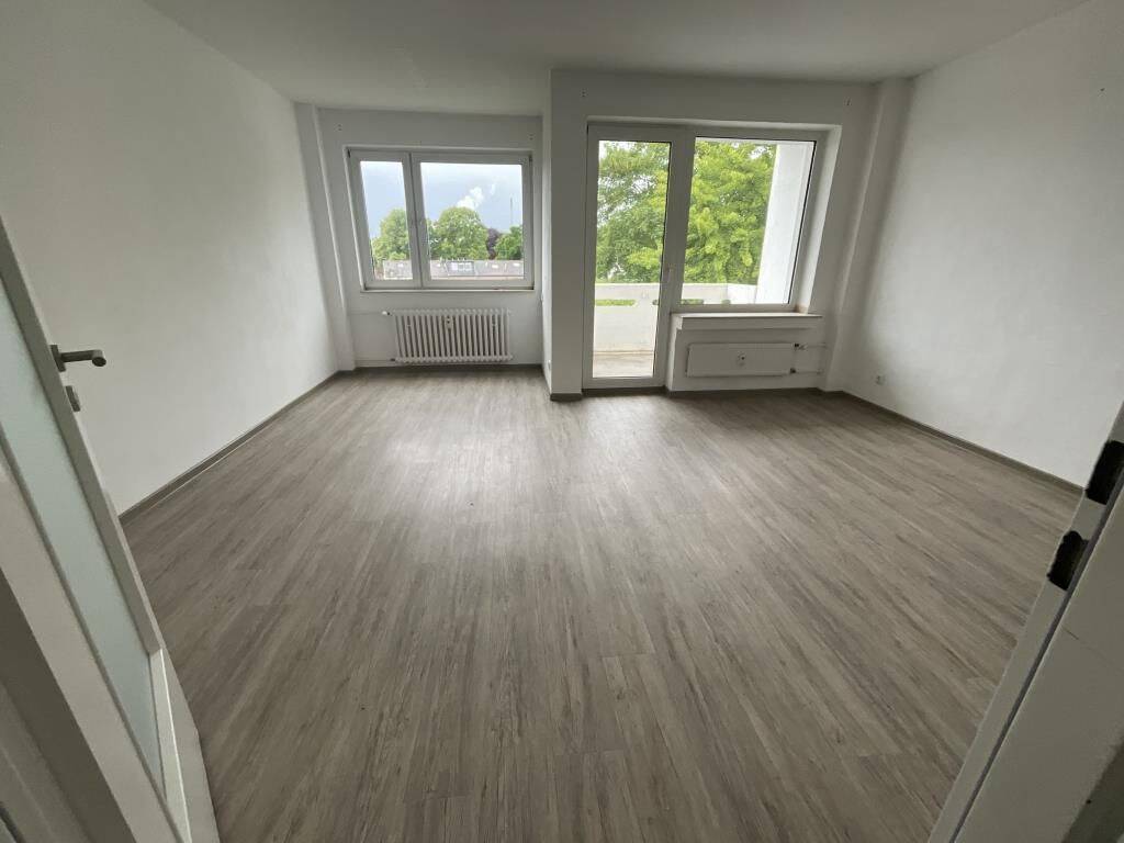 Toll geschnittene 3-Zimmer-Balkonwohnung mit Laminat und neuem Bad - jetzt mit 500EUR Gutschein – Duisburg – Vorschaubild 5