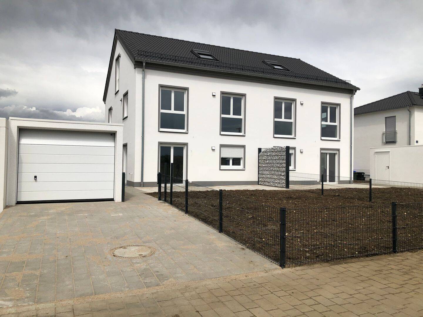 Großzügige Doppelhaushälfte 178m², Bj2019