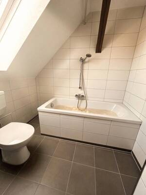 Frisch sanierte 2-Zimmer-Dachgeschosswohnung mit Klimaanlage | Garten optional – 6846 Dessau-Roßlau – Vorschaubild 4