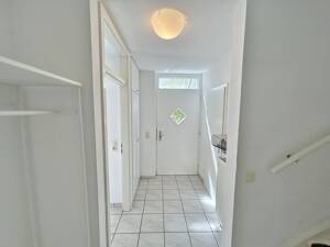 Reihenmittelhaus im gepflegten Zustand auf Eigenland in Lübeck St. Getrud – 23566 Lübeck – Vorschaubild 2