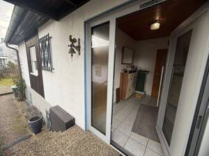 Winkelbungalow mit Wohlfühlcharakter | Ruhige Lage, schöner Garten, viel Platz – 97080 Würzburg – Vorschaubild 4