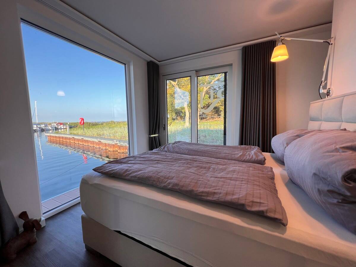 LUXUS Hausboot - 3 Etagen - 100m² Wohnen + 120 m² SONNENTERRASSE - Kamin, Kino, komplett individuell