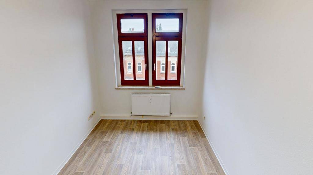 Charmante Dachgeschosswohnung mit großem Wohn-/Essbereich – Chemnitz – Vorschaubild 3