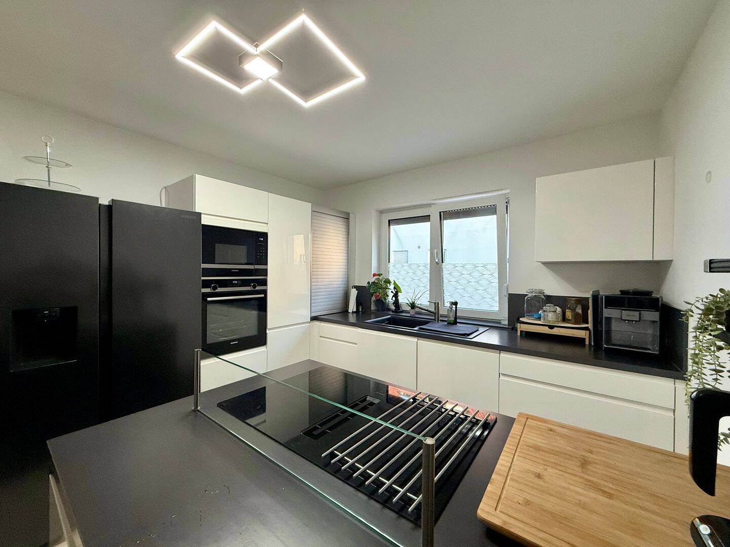 Hochwertig modernisierte 3 Zimmer Whg. mit Garten & großem Einliegerbereich inkl. Küche und Badezimmer + Außenstellplatz – Nürnberg – Vorschaubild 2