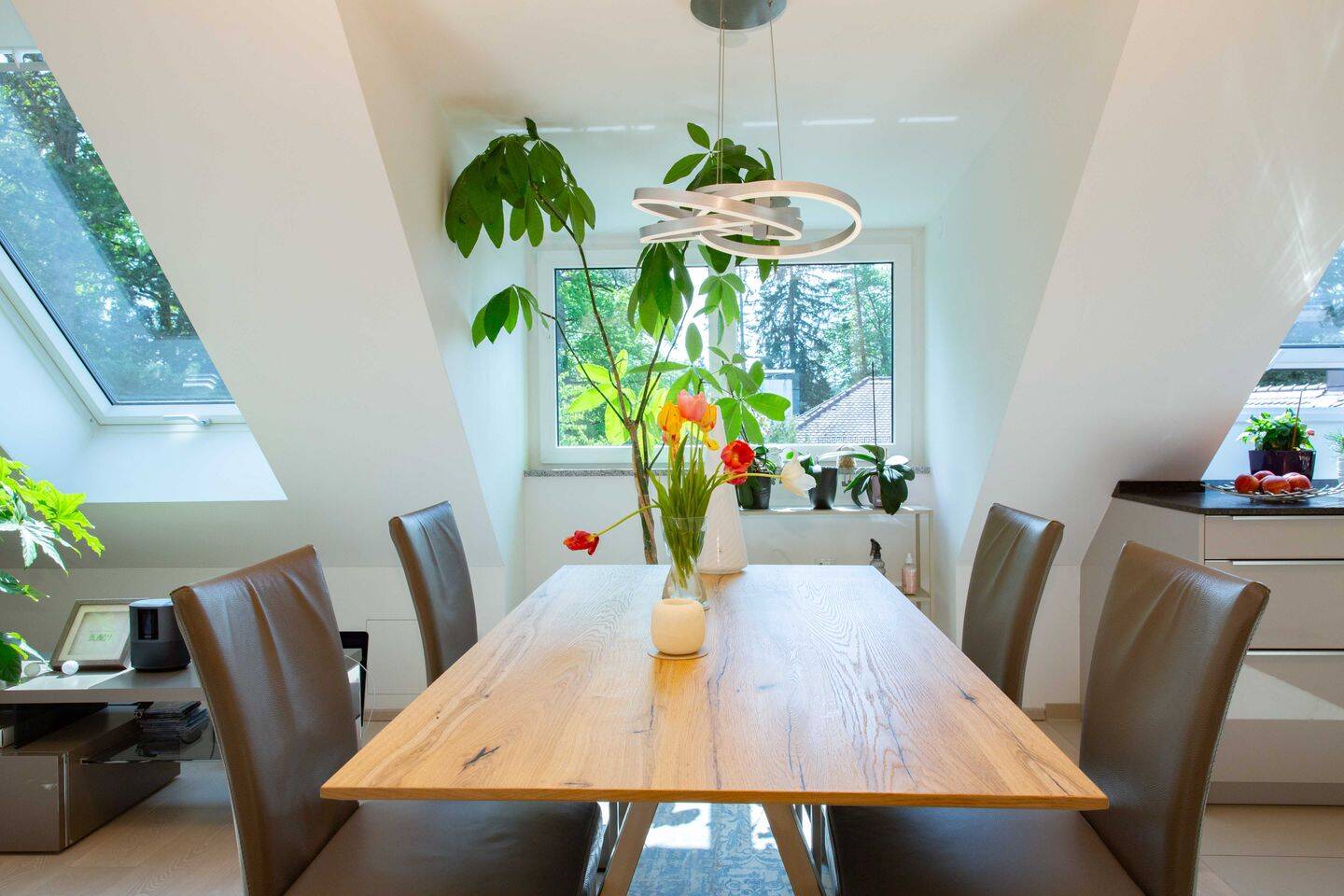 ** MODERNES DESIGN TRIFFT GEMÜTLICHKEIT, DACHGESCHOSSWOHNUNG MIT GALERIEFLÄCHE ** – München – Vorschaubild 5