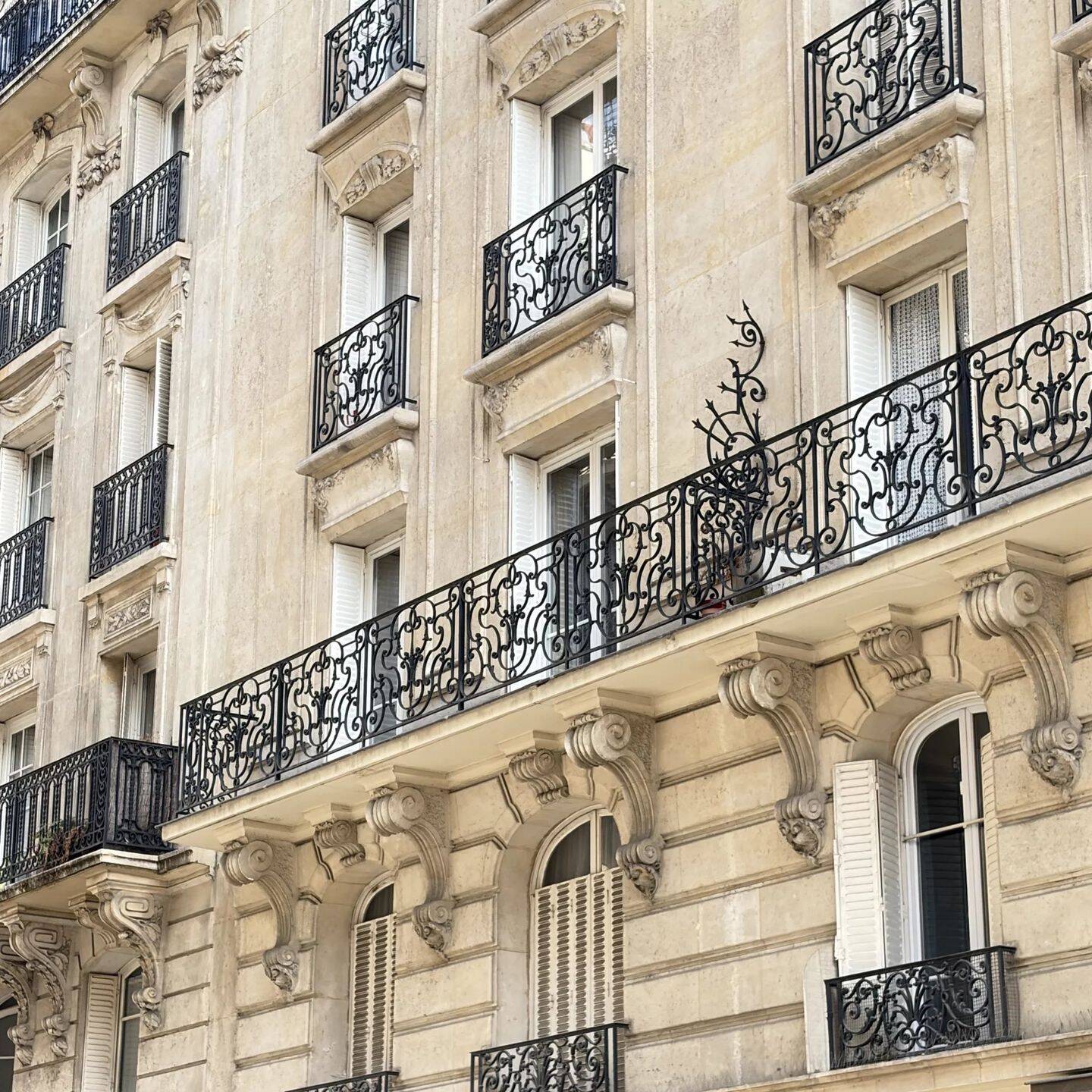 Appartement 2 pièces 54 m² · à Paris 15ème Arrondissement · 53,6 m² · 1 900 €/mois