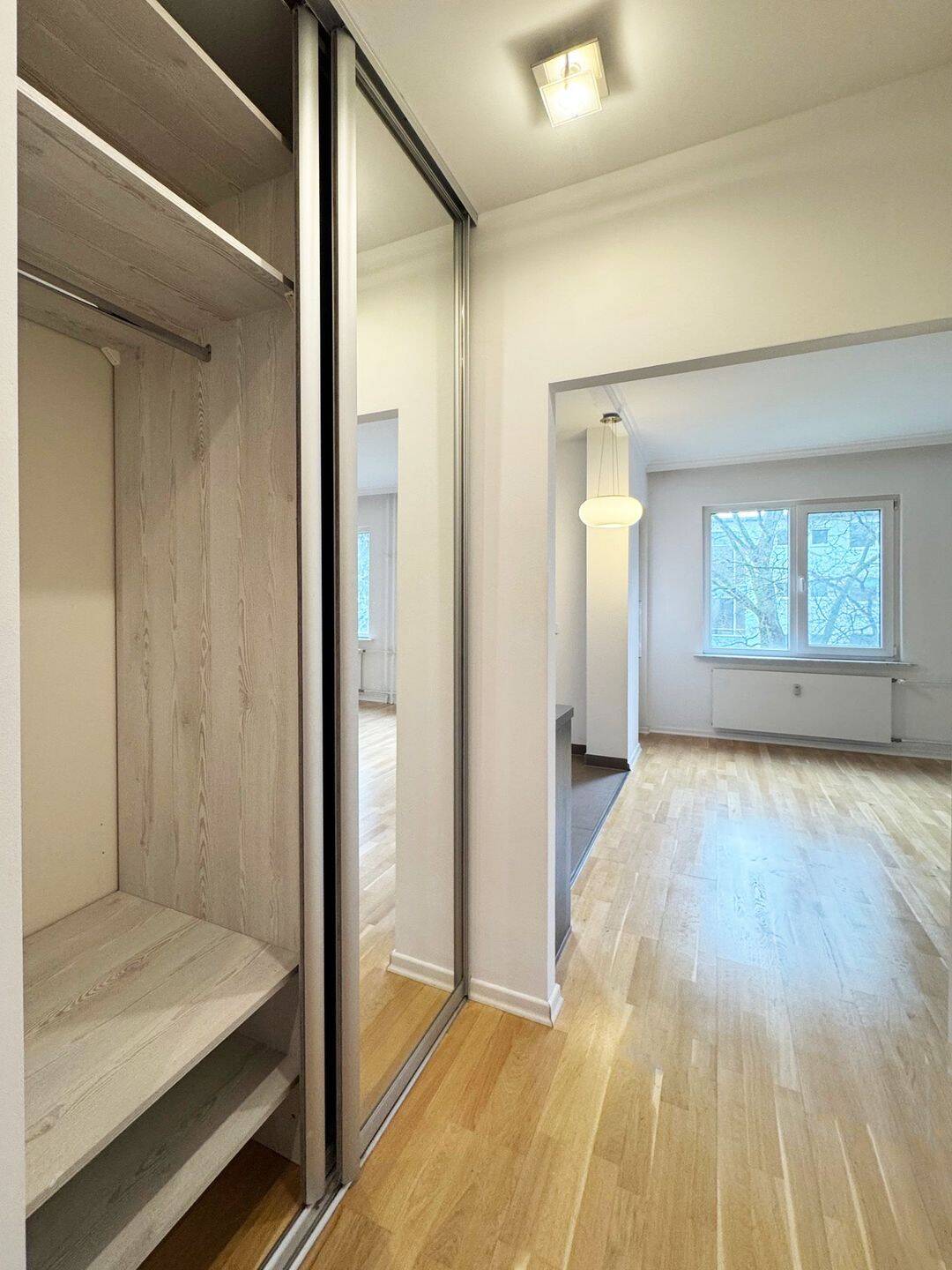 Bezugsfreie 2-Zimmer Wohnung mit Balkon – Berlin – Vorschaubild 4