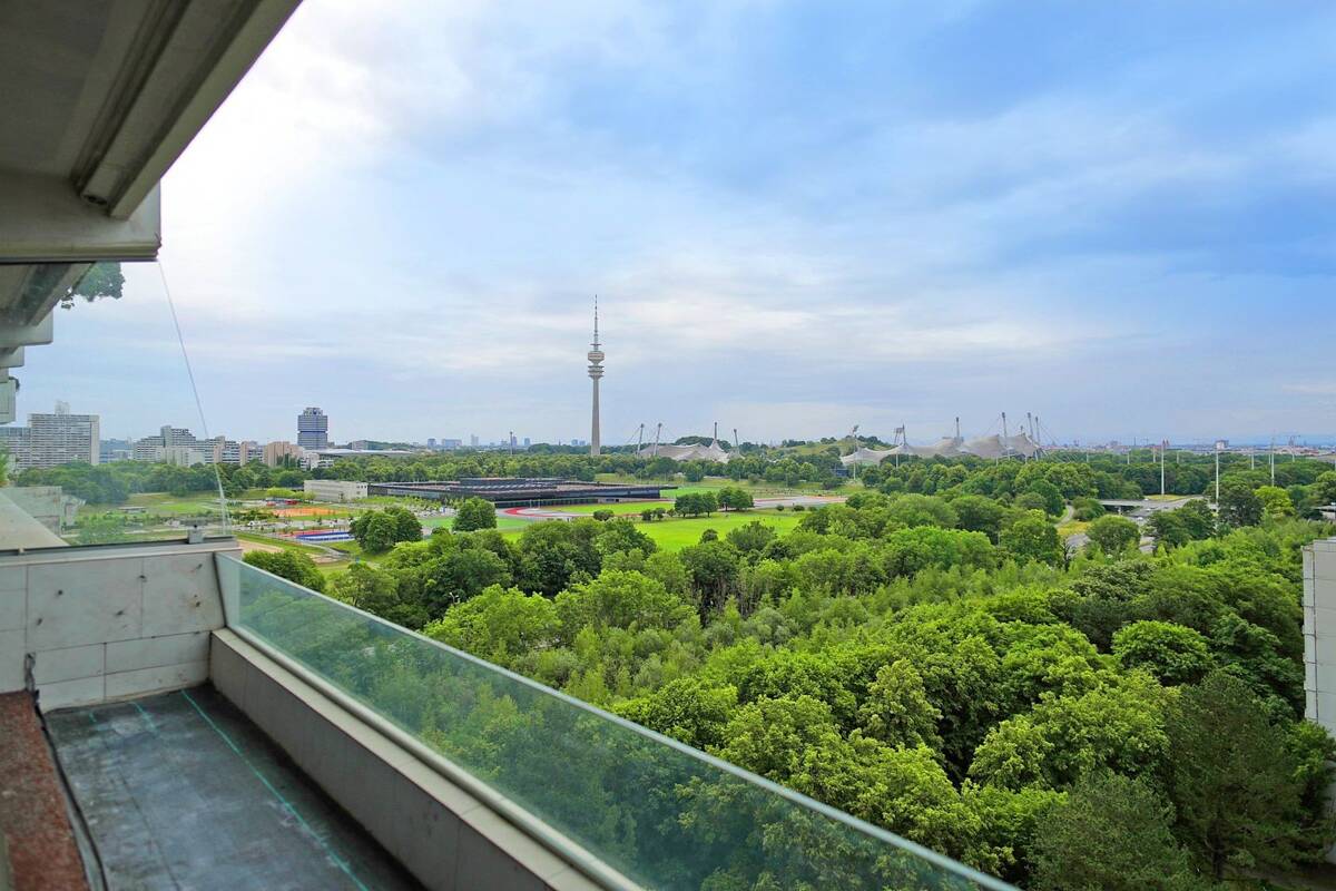 Grandioser Alpenblick von der Süd-Loggia – 80993 München – Bild 1 von 9