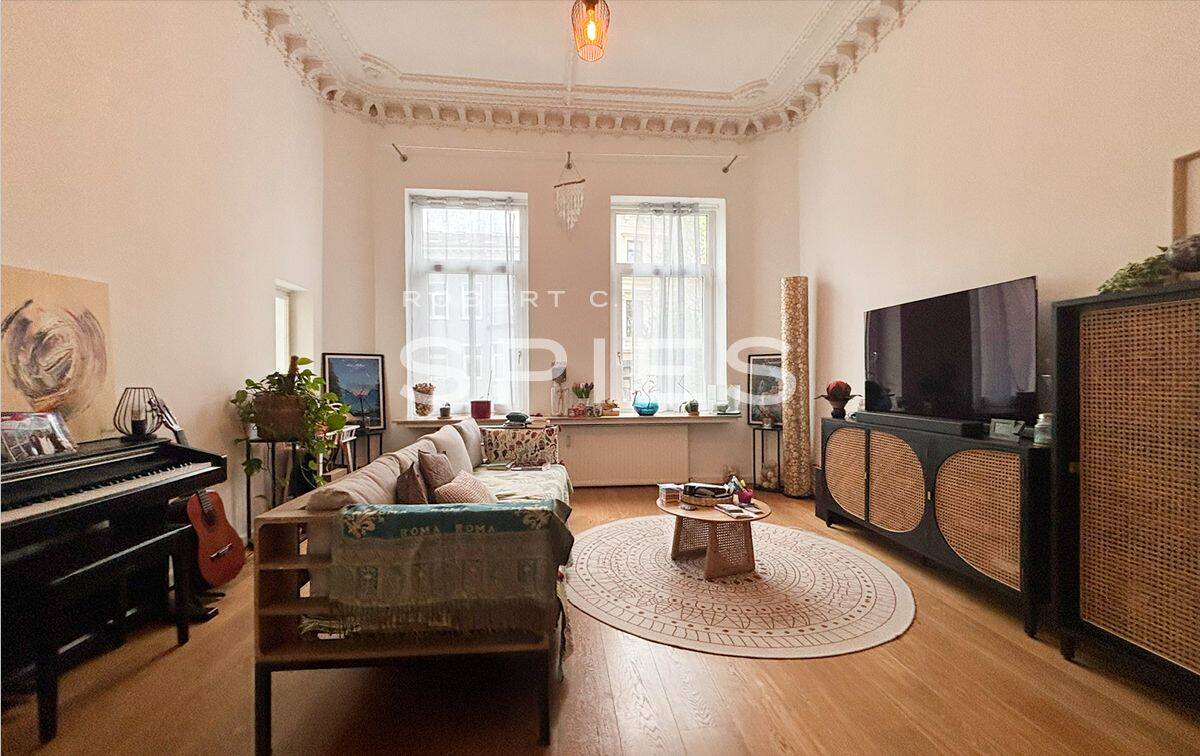 Stuckdecken, Wintergarten, Einbauküche - 3-Zimmer-Wohnung mit besonderer Ausstattung – 28203 Bremen – Bild 1 von 5