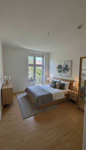 Exklusive Altbau-3-Zimmerwohnung mit Gartenbalkon in Toplage Düsseldorf – 40477 Düsseldorf – Vorschaubild 1