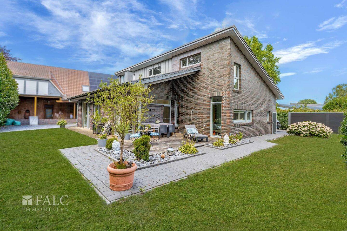 Modernes Wohnen auf einer Ebene - Exklusiver Bungalow in Friesoythe-Gehlenberg – Friesoythe – Vorschaubild 2