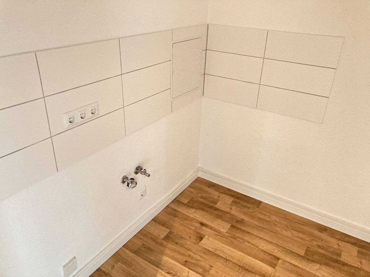 AB SOFORT - 3RW mit Balkon! – Magdeburg – Vorschaubild 4