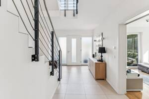 Modernes Einfamilienhaus mit Neubauqualität - Hell, familienfreundlich und hochwertig – 22587 Hamburg – Vorschaubild 2