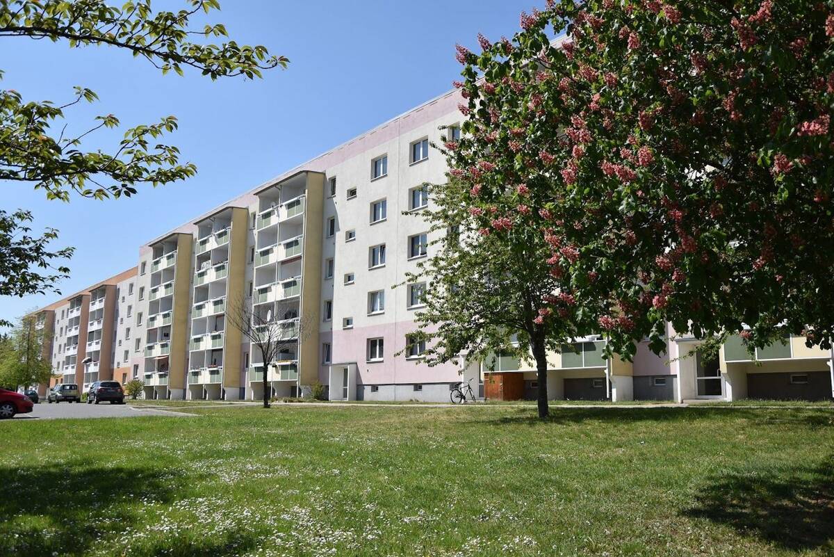 "Deine Gute Adresse" - 3-Raumwohnung im Erdgeschoss mit Balkon! – 4435 Schkeuditz – Bild 1 von 7