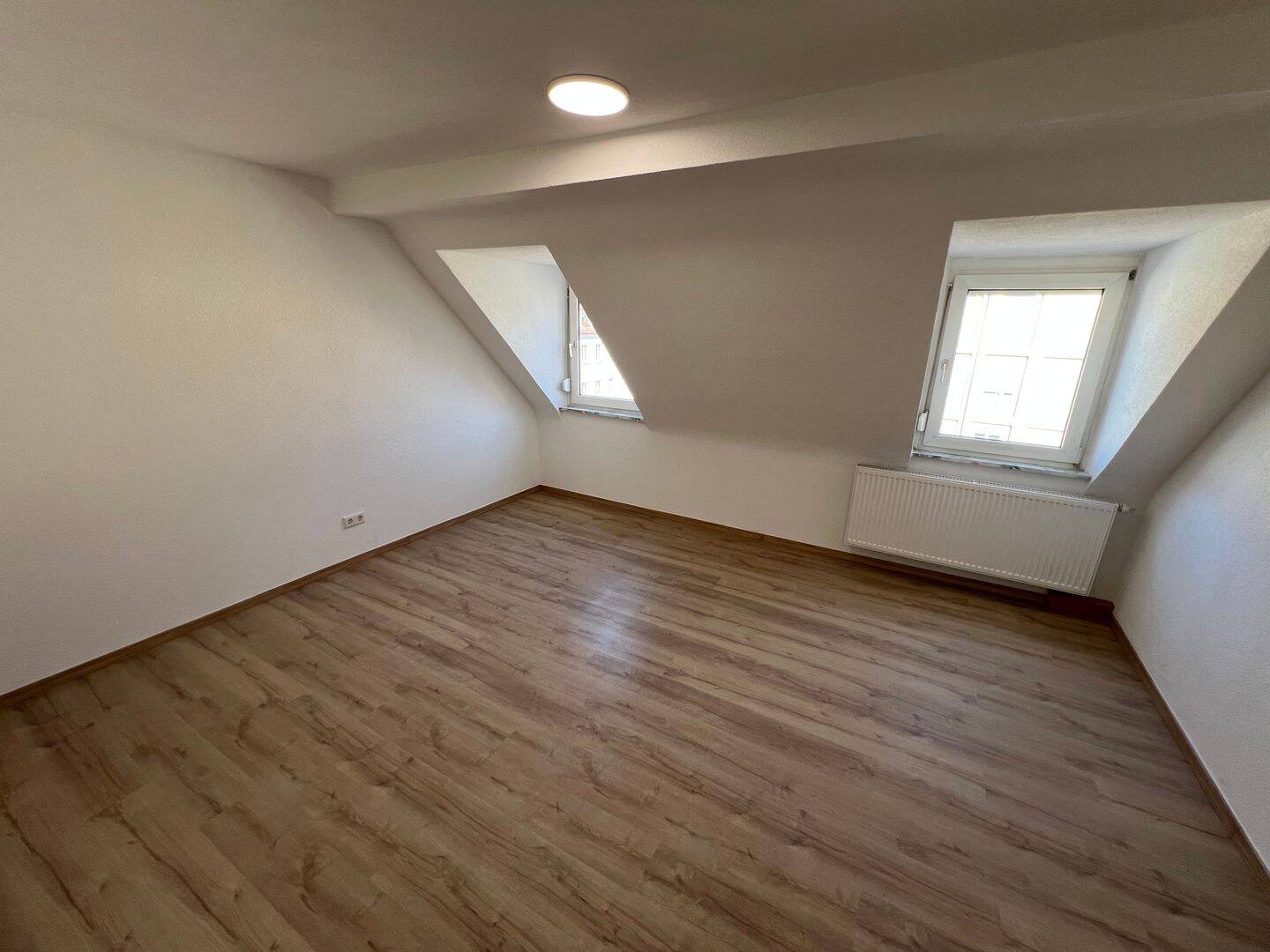 Renovierte 4 Zimmer Wohnung 85 m2 Grundfläche Würzburg Sanderau