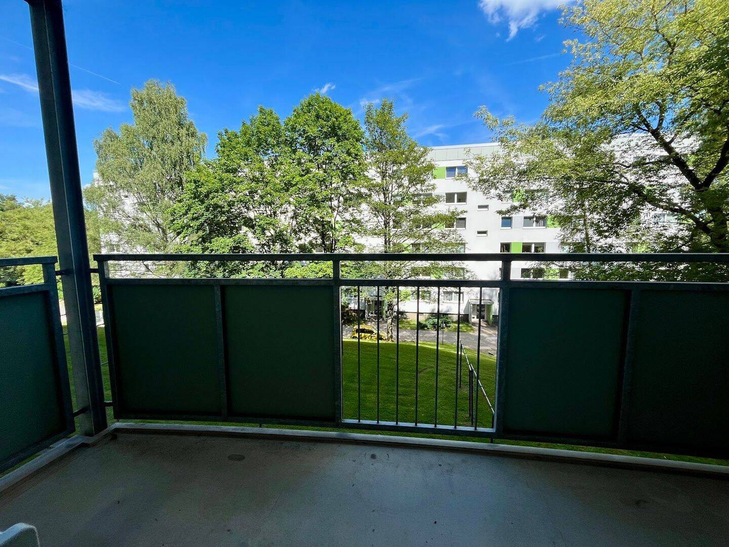 Zuhause im Grünen - Balkon & Park direkt vor der Tür – Chemnitz – Vorschaubild 2