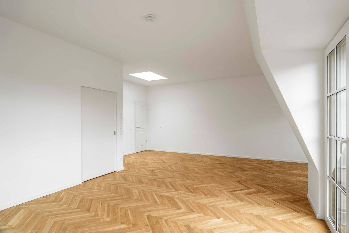 Zeitlose Architektur & nachhaltiger Komfort - Sonnige Dachgeschosswohnung in Potsdam – Potsdam – Vorschaubild 3