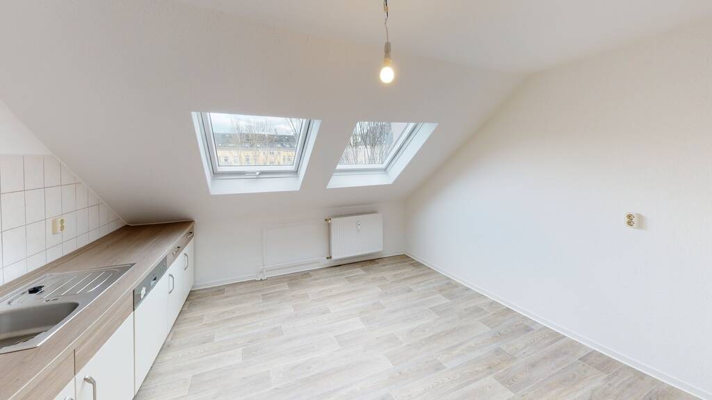 Für Sportliche - Dachgeschosswohnung mit Einbauküche