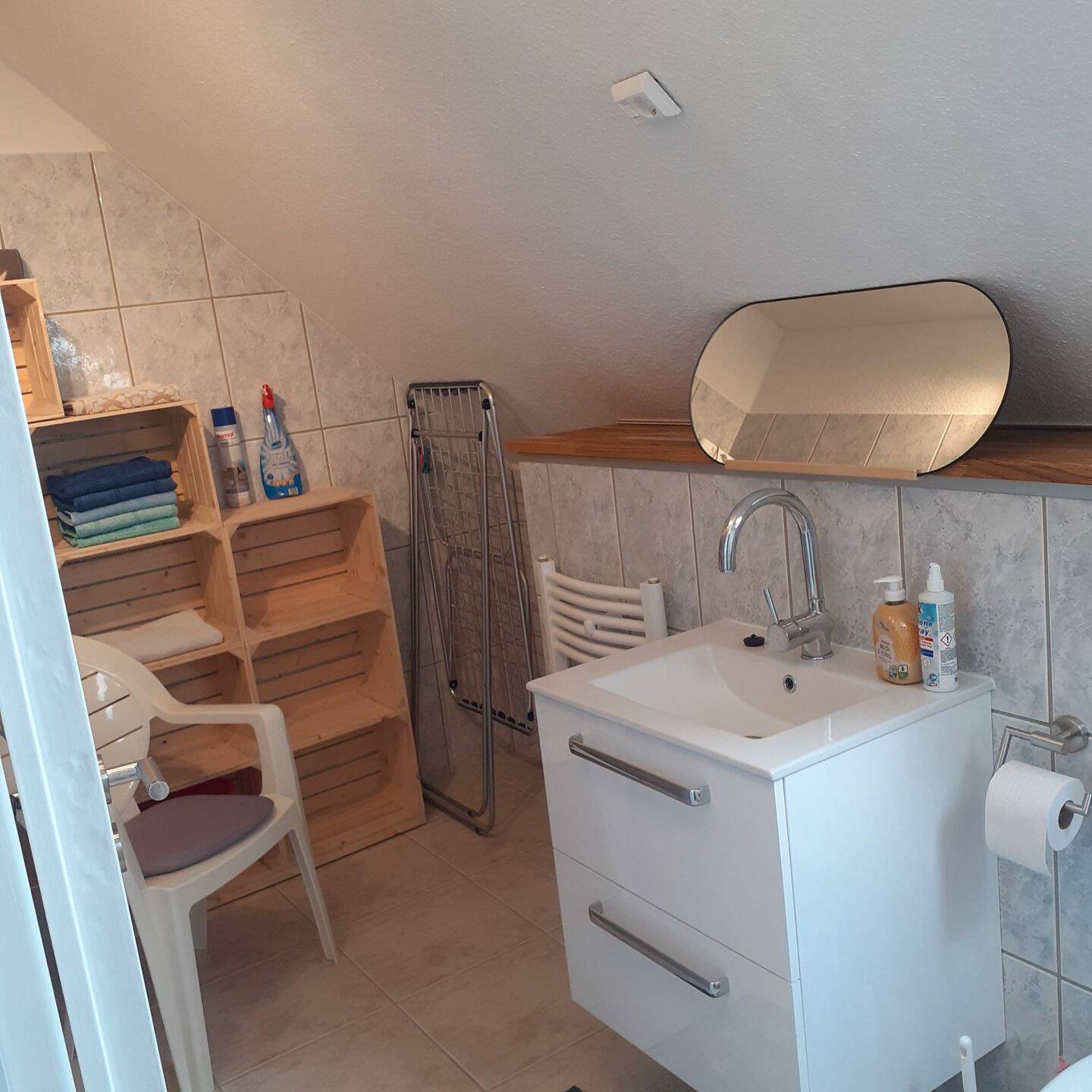 Zeitwohnen Karlsruhe: möbliertes WG-Zimmer, fast eigene Wohnung – Karlsruhe – Vorschaubild 5