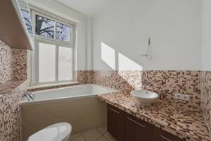 Stilvolle Hochparterre-Wohnung mit Terrasse in herrschaftlicher Villa – 12205 Berlin – Vorschaubild 9