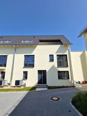 Schönes Reihenendhaus mit Dachloggia zu vermieten! – 4288 Leipzig – Vorschaubild 3