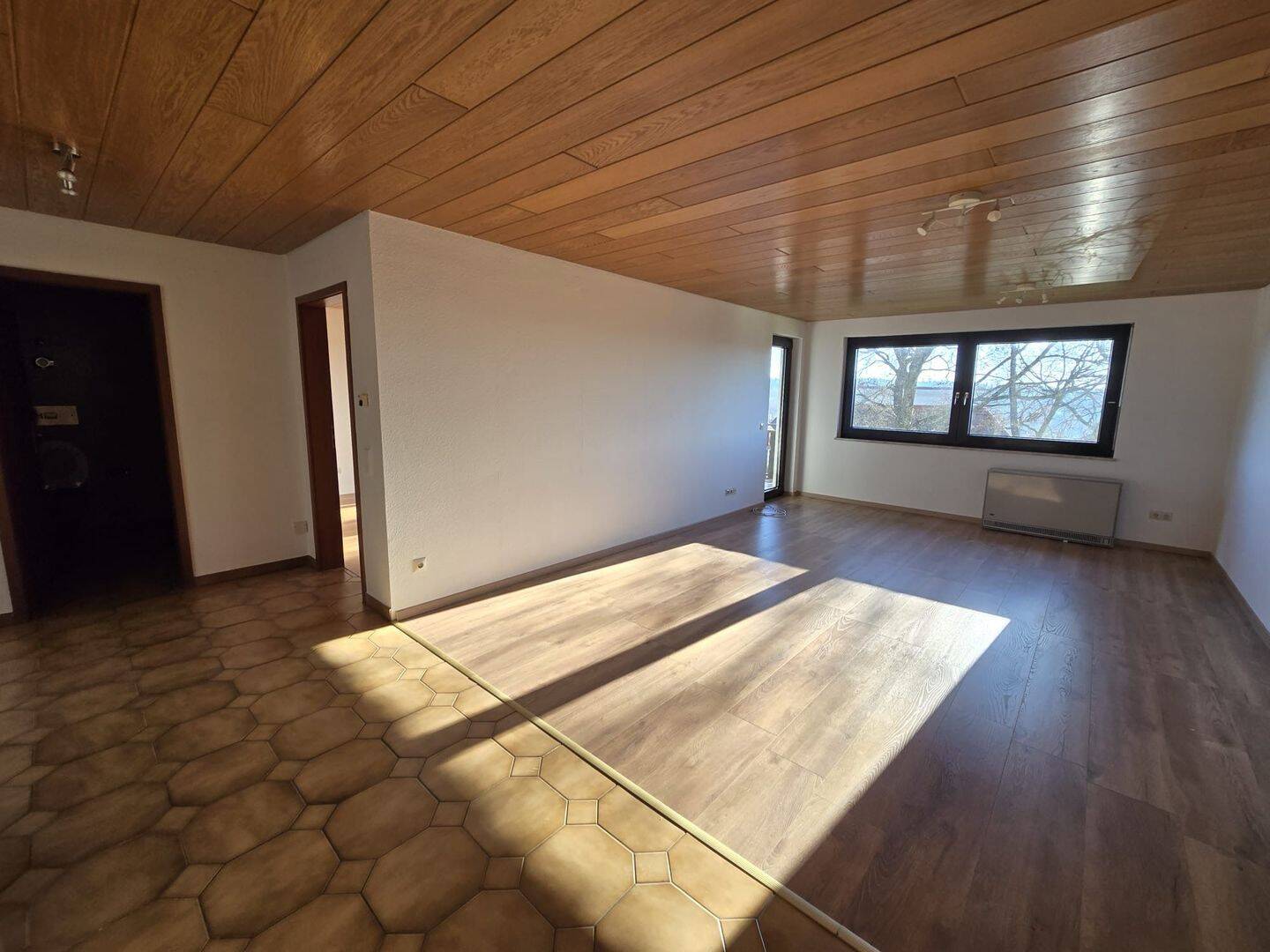 Helle 2-Zimmer-Wohnung mit Traumblick, Südbalkon und Tiefgarage in Monakam