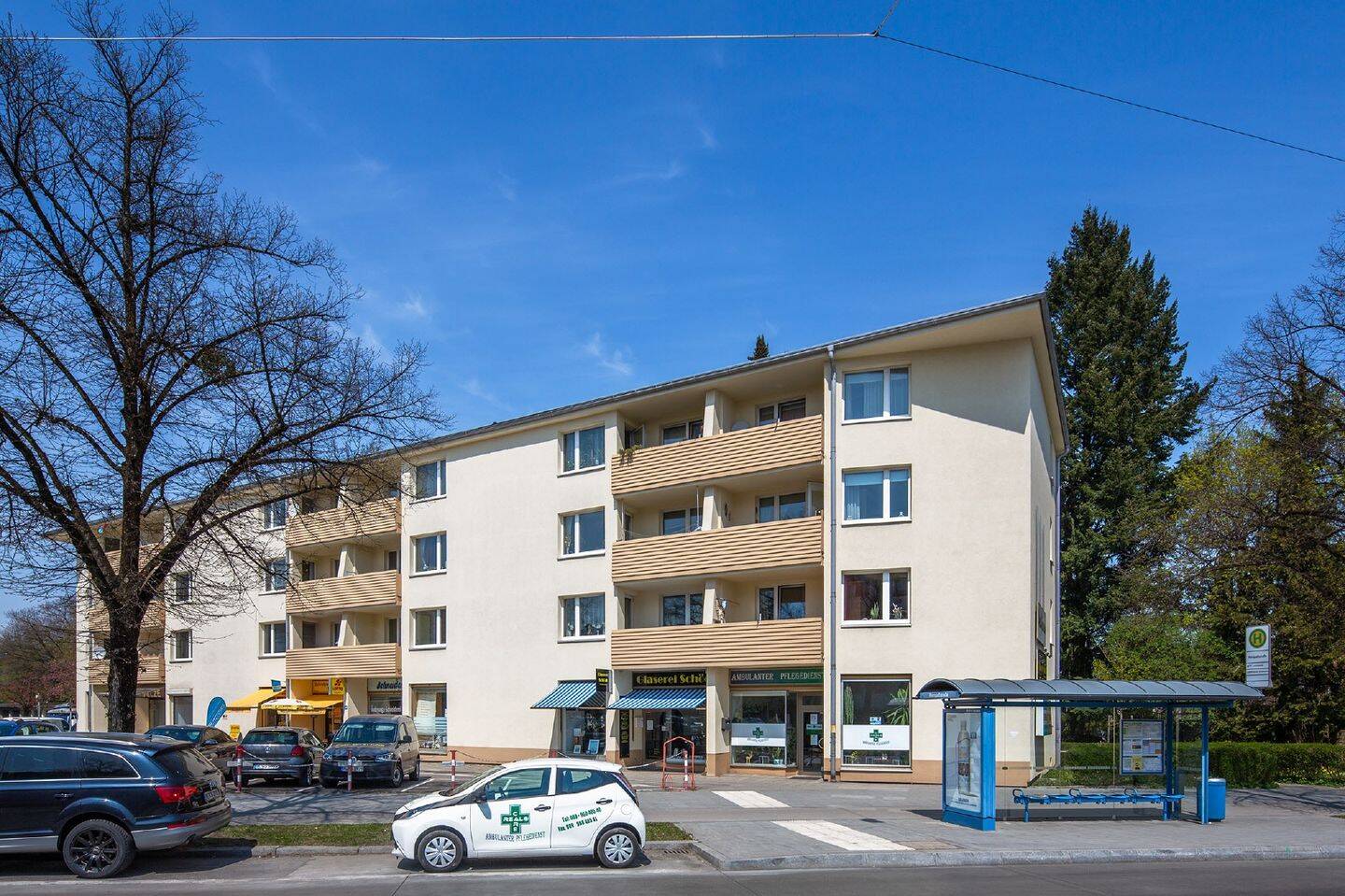 MAIER - Sofort verfügbar! 3- Zimmer-Wohnung mit Südloggia in U-Bahnlage!
