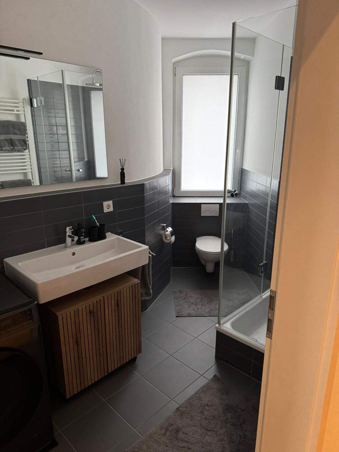 Gepflegte 2,5-Zimmer-Wohnung mit Balkon in Nürnberg-St. Johannis – Nürnberg – Vorschaubild 3