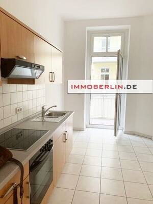 IMMOBERLIN.DE - Schöne Stuck-Altbauwohnung mit Südbalkon in ruhiger Kiezlage – 10243 Berlin – Vorschaubild 6