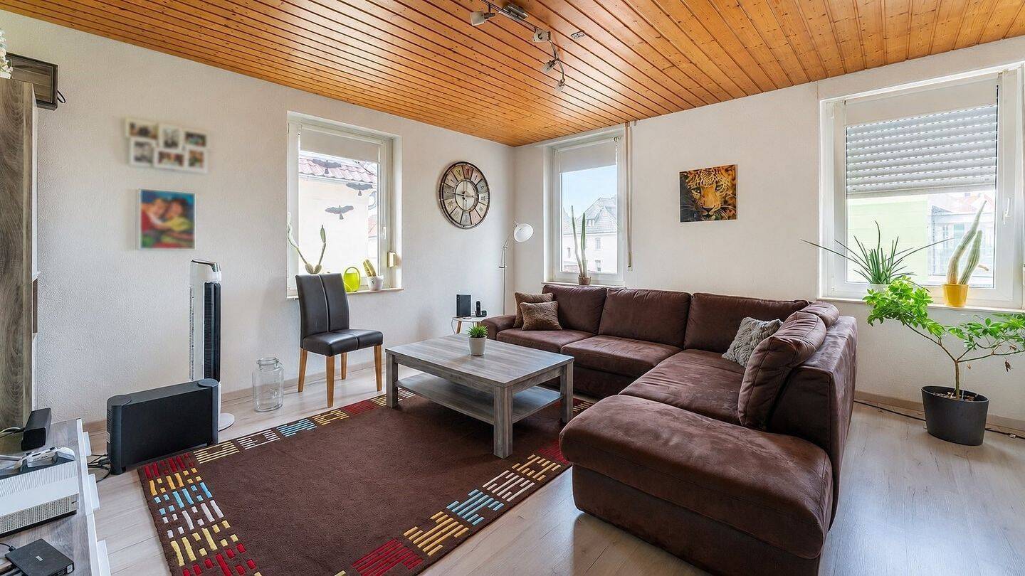 Gepflegte 3,5-Zimmer-Wohnung mit Garage in zentraler Lage von Singen – Singen (Hohentwiel) – Vorschaubild 3