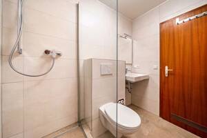 Gepflegte 2-Zimmer-Wohnung mit neuwertigem Bad ! – 74078 Heilbronn – Vorschaubild 4