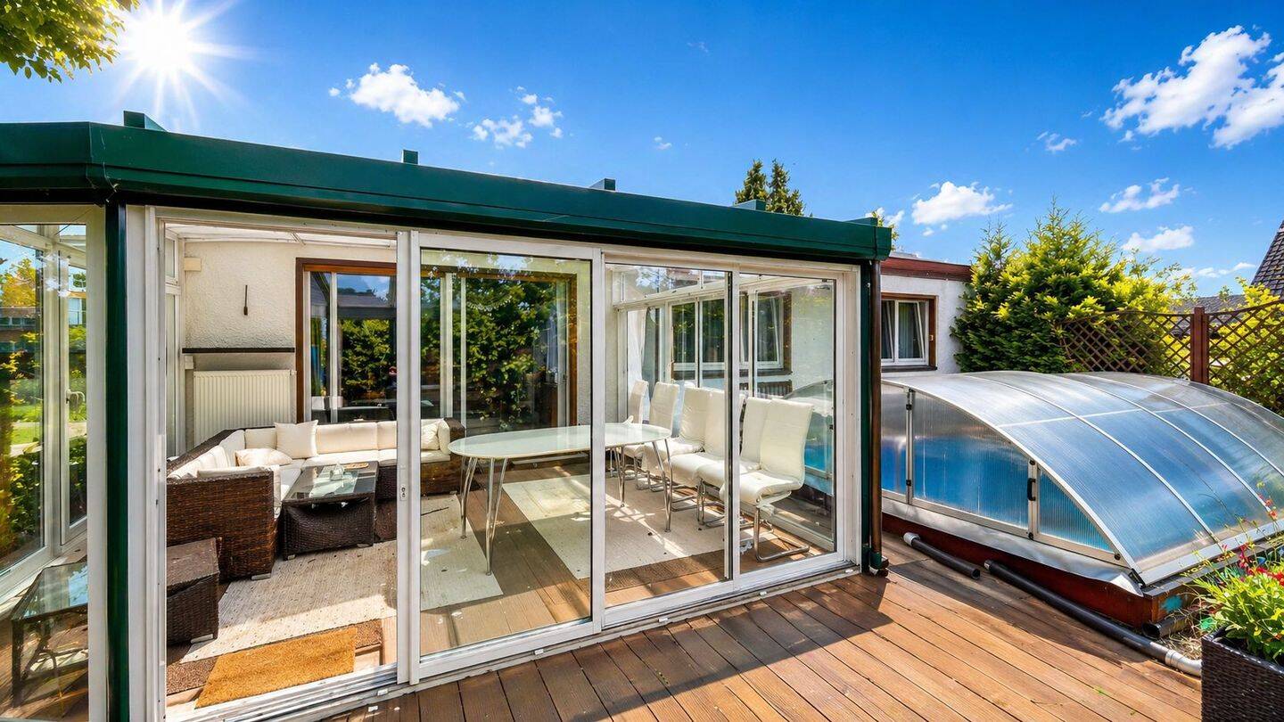 Familienidylle in Britz: Bungalow mit Sauna, Pool und vielseitigem Kellerbereich – Berlin – Vorschaubild 3