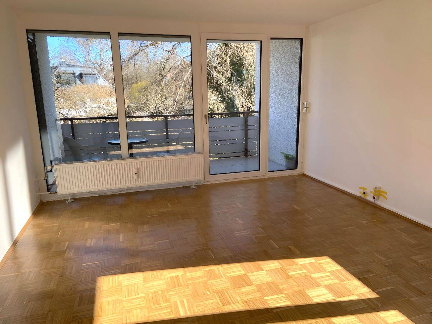 Frisch renovierte 3-Zimmer-Wohnung mit Balkon & Ostpark-Nähe – sofort bezugsfrei – München – Vorschaubild 2