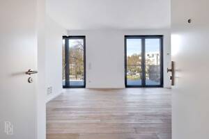 4-Zimmer-Maisonette in besonderer Berliner Lage mit EBK, Fußbodenheizung, Terrasse & Balkon – 14055 Berlin – Vorschaubild 3
