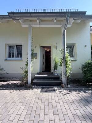 Großes, toll gepflegtes Reihenhaus zum Sofortbezug mit Südterrasse, Garten und Garage * Bj 2005* – 4158 Leipzig – Vorschaubild 4