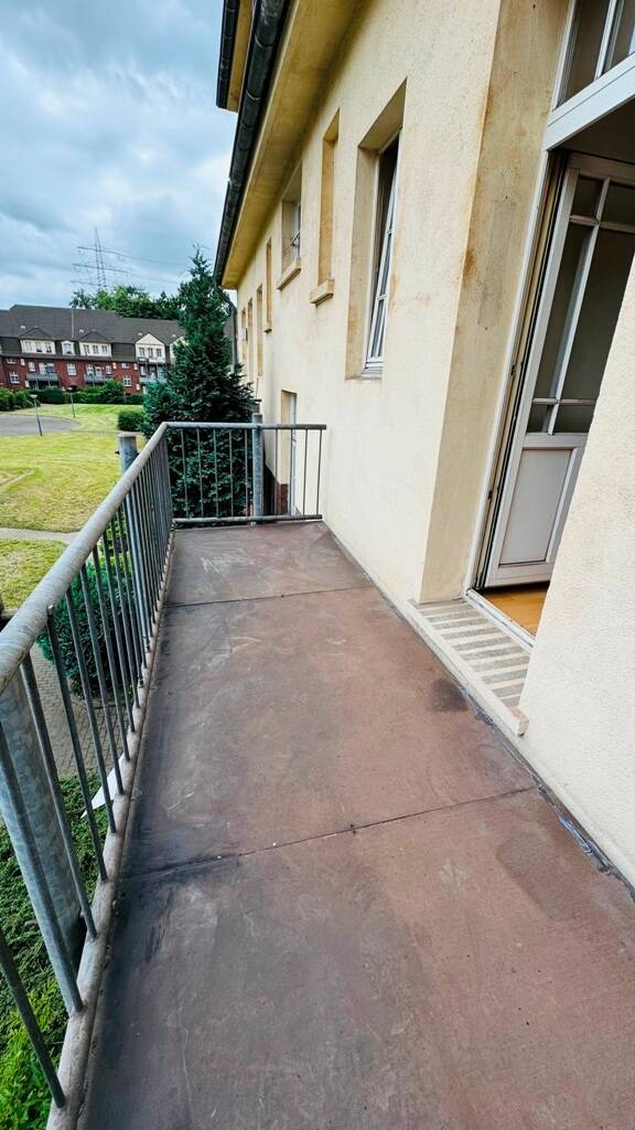 Frei ab 01.07. ! Top renovierte.2,5-Raum- WE im 1.OG mit Balkon ! ** PROVISIONSFREI ! ** – Duisburg – Vorschaubild 7