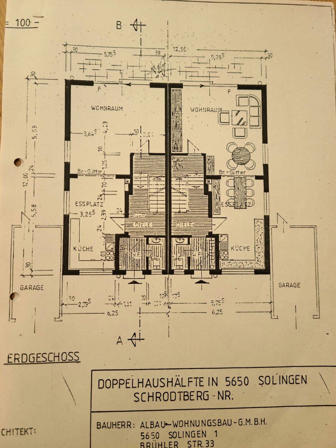 Doppelhaus mit Pool und Blick ins Grüne